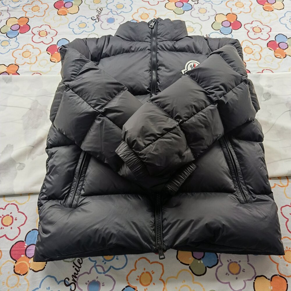 Moncler Short Down Jacket In Black